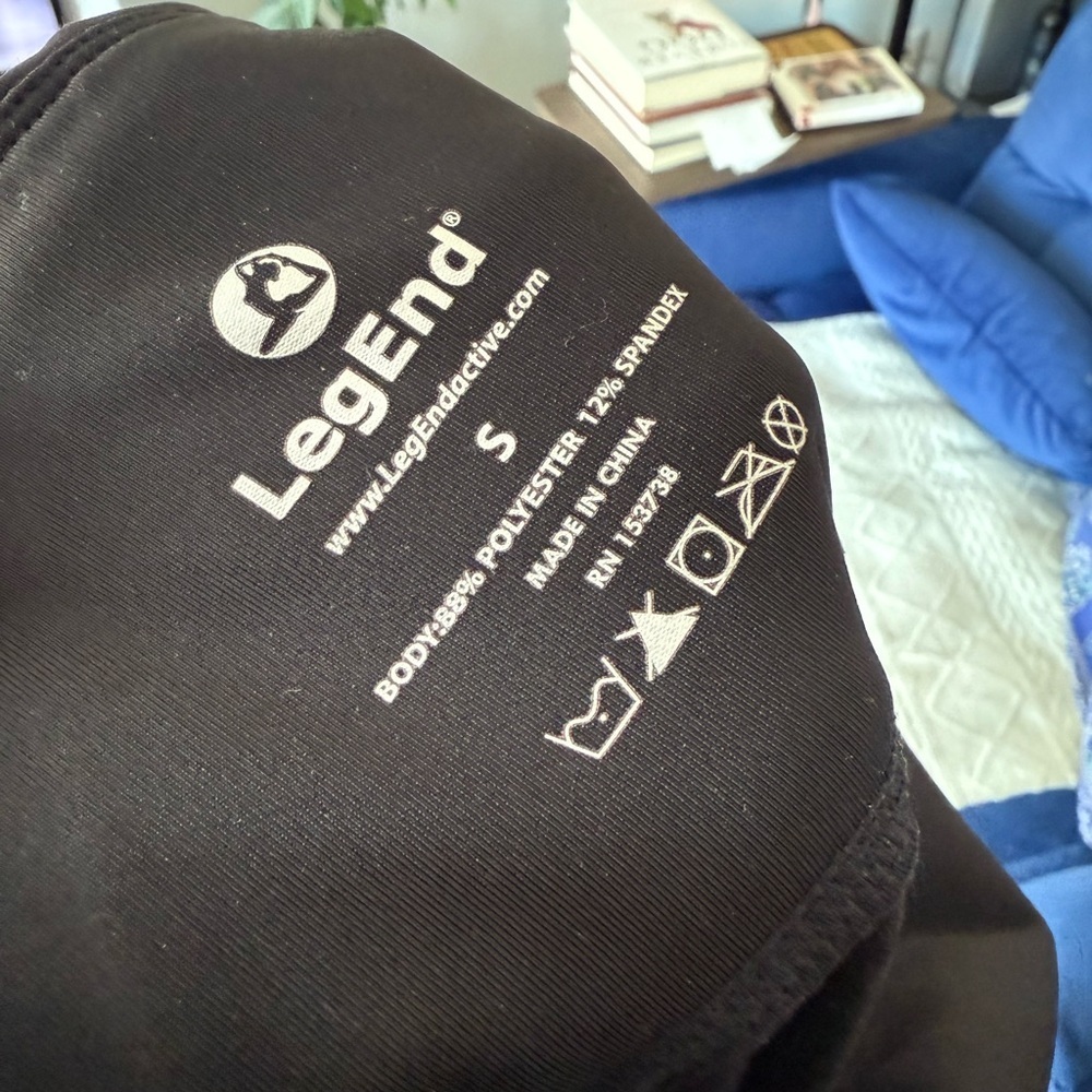 Legland black yoga leggings soft stretchy buttlift NWOT - Picture 4 of 7